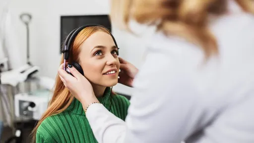 woman-in-headphones